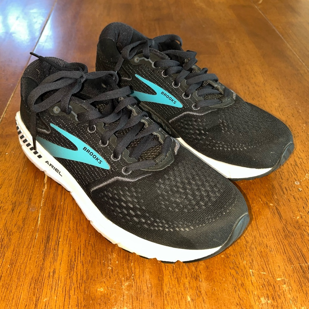 Brooks Arial 20 Black and Blue Running Shoes